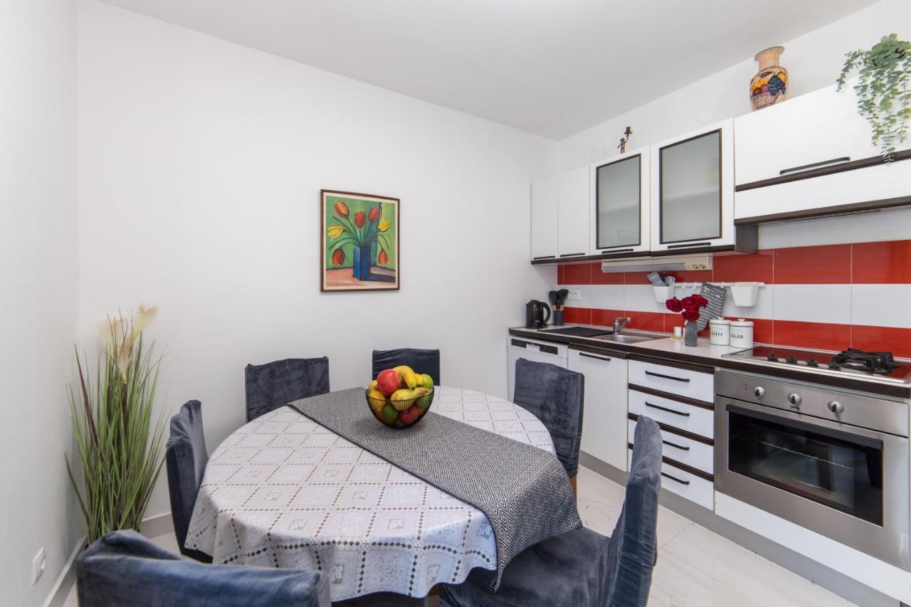 Apartman Porto Плоче Экстерьер фото